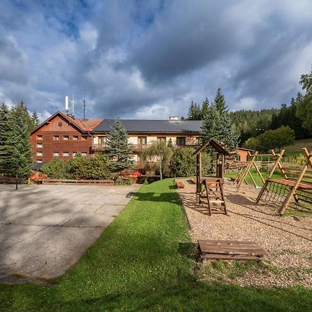 Horsky Hotel Kycerka Velké Karlovice Екстериор снимка
