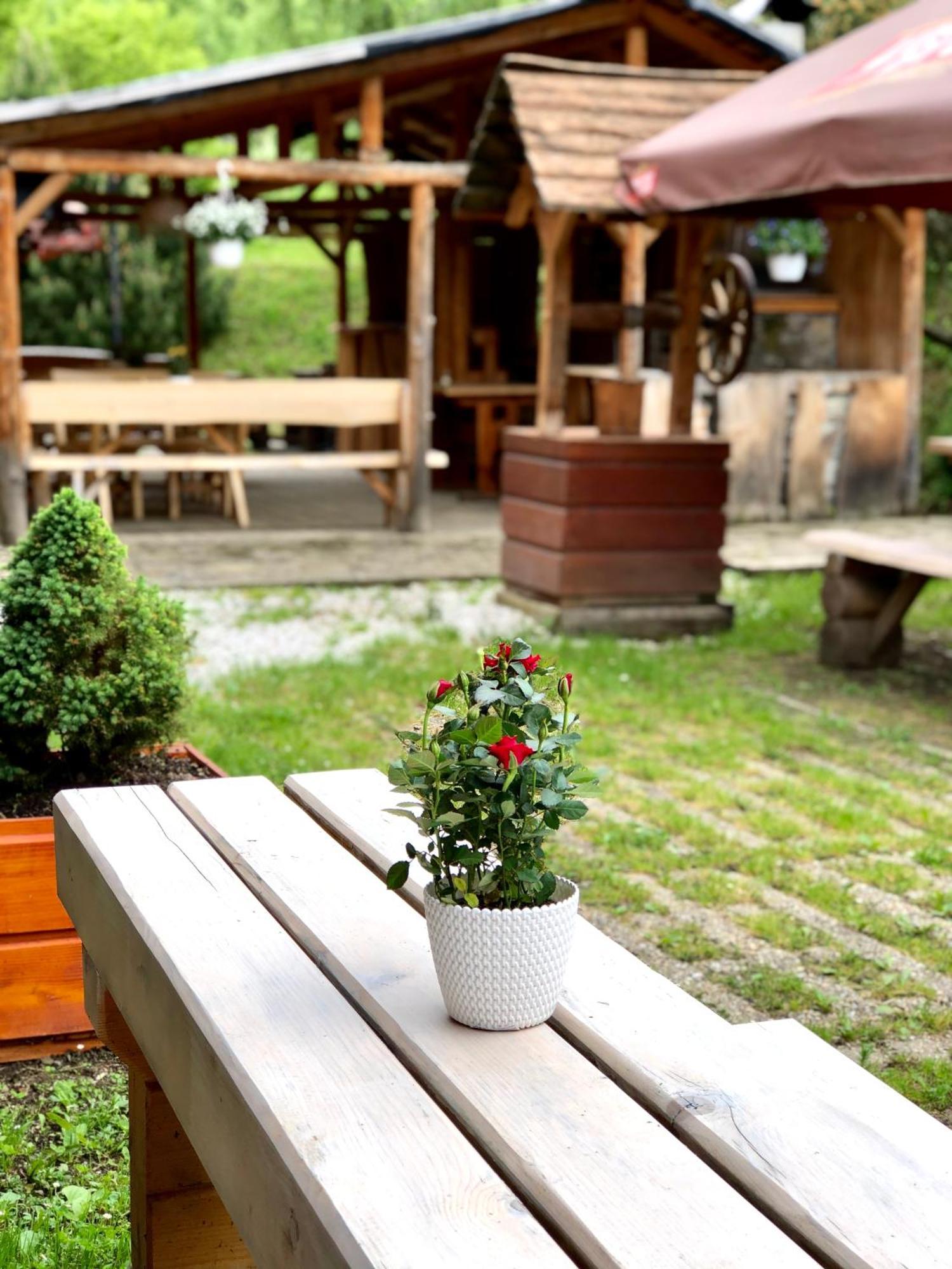 Horsky Hotel Kycerka Velké Karlovice Екстериор снимка
