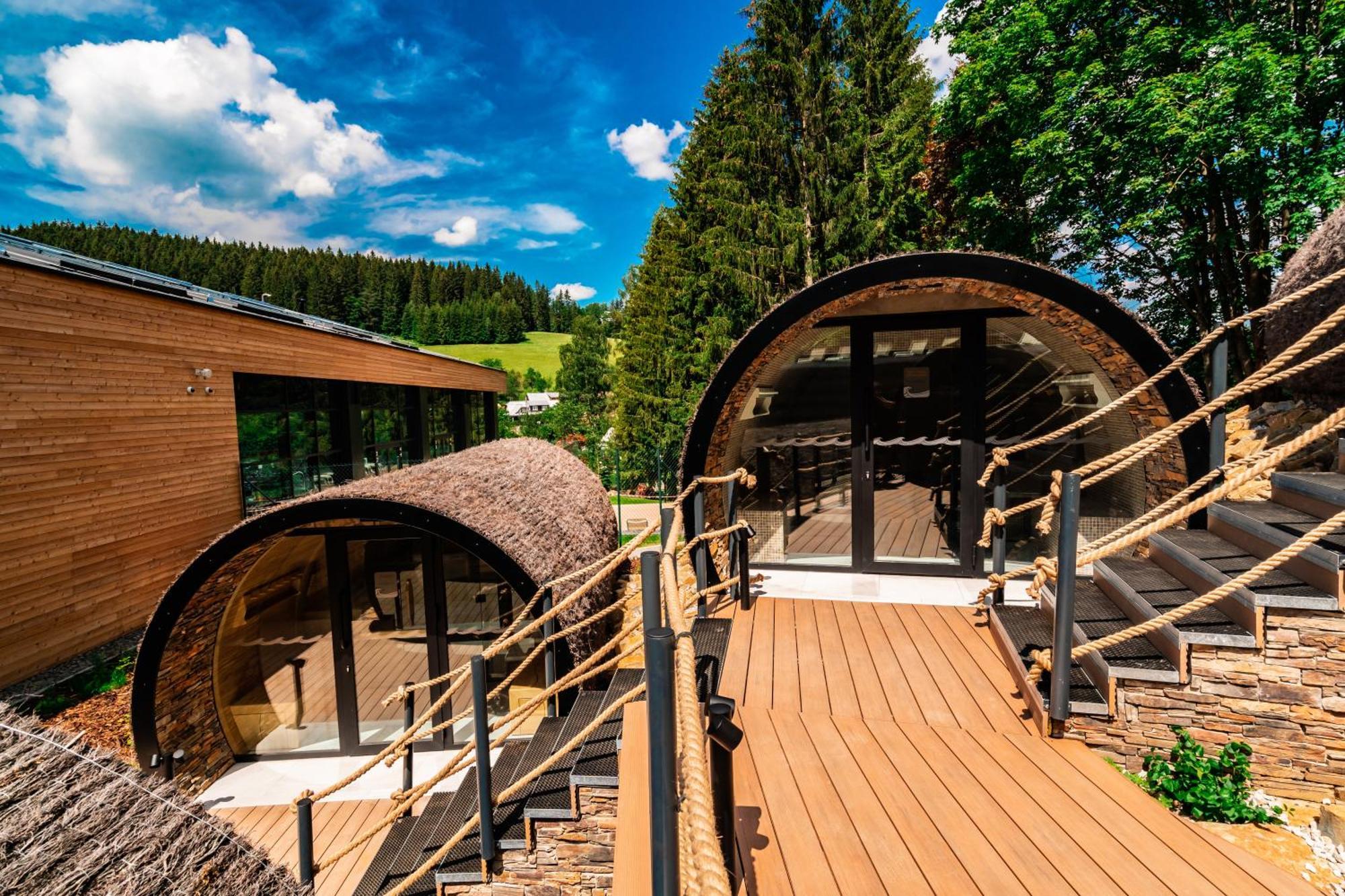 Horsky Hotel Kycerka Velké Karlovice Екстериор снимка